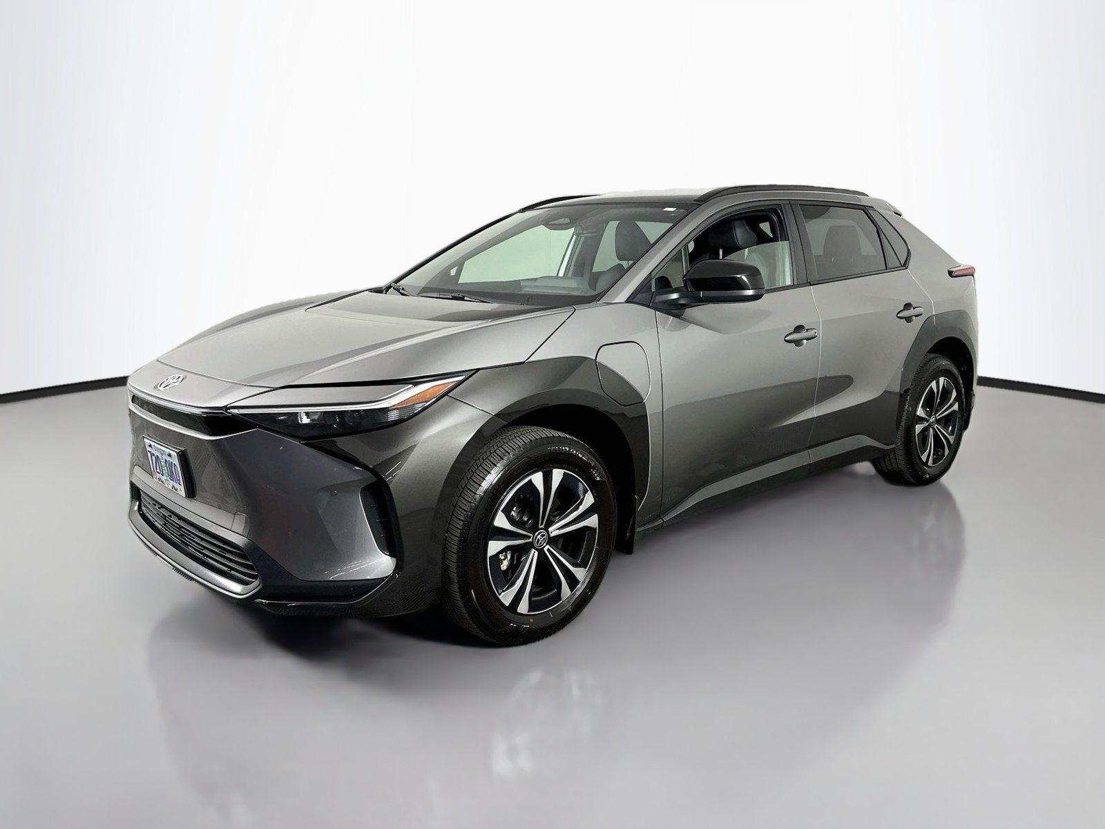 Used 2025 Heavy Metal Toyota XLE image 3