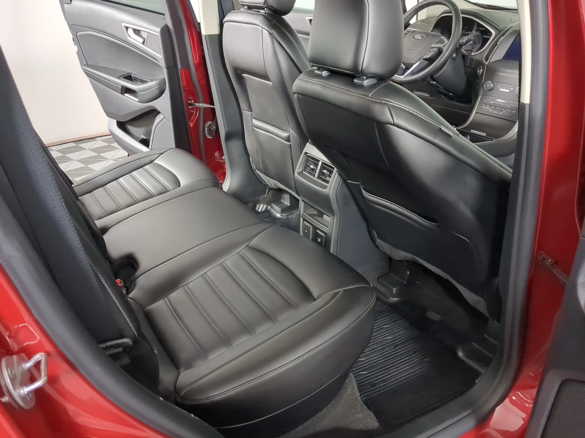 Used 2020 Rapid Red Metallic Tinted Clearcoat Ford SEL image 23