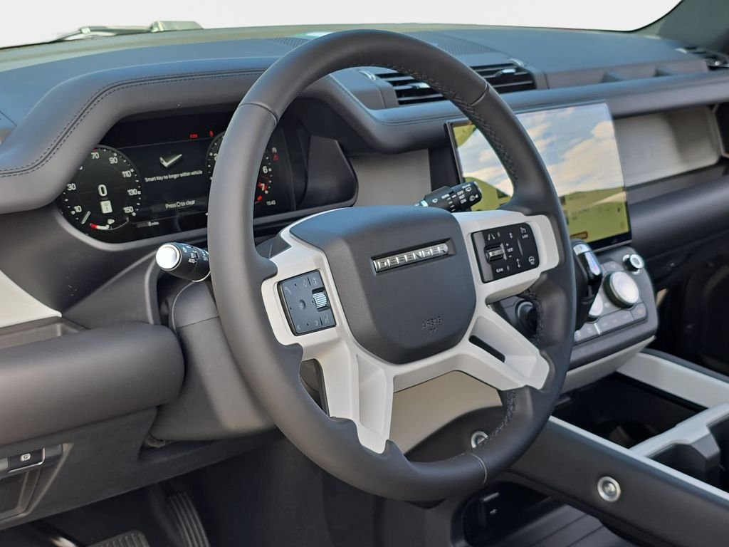 New 2026 Sedona Red Land Rover S image 17