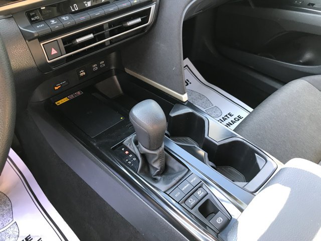 Used 2025 Ice Cap Toyota LE image 21