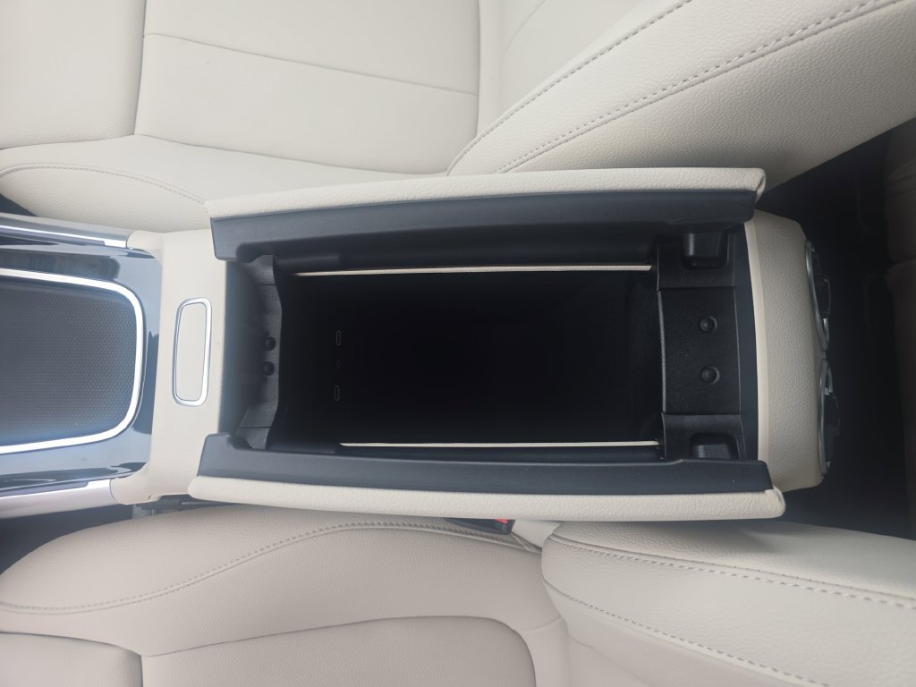 New 2026 Mountain Grey Metallic Mercedes-Benz GLA 250 image 25