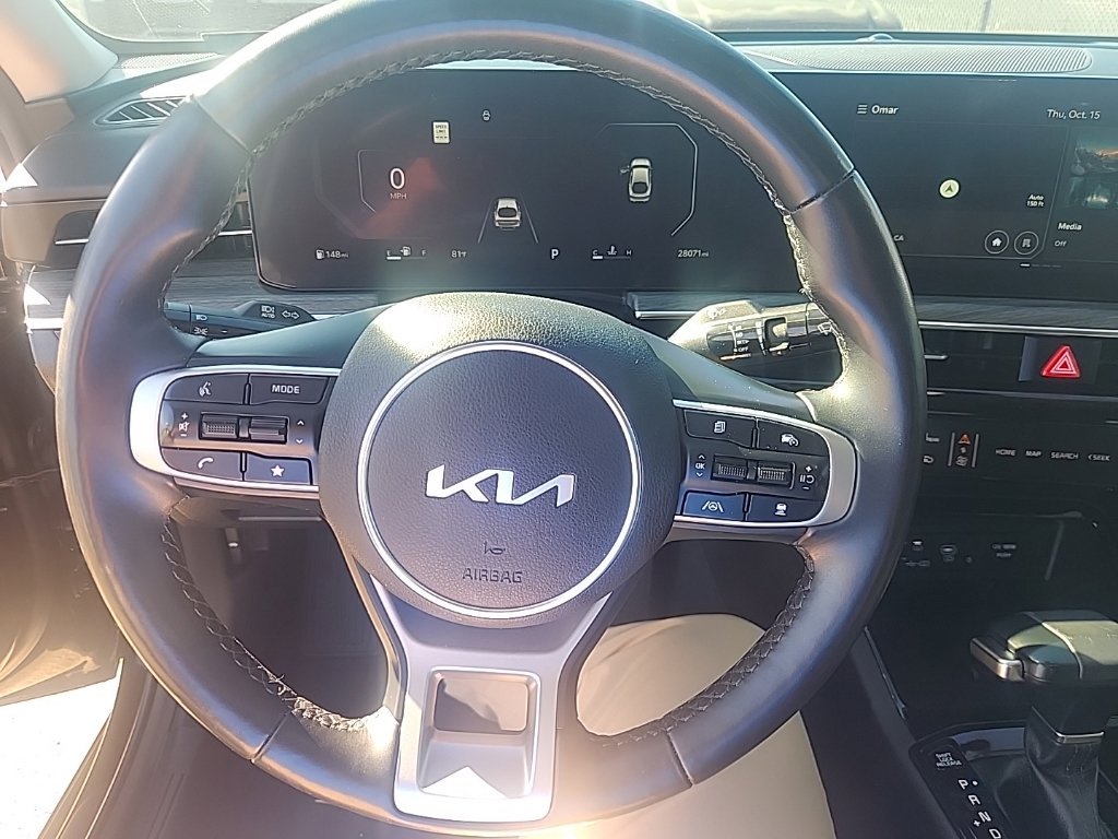 Used 2025 Black Kia EX image 21