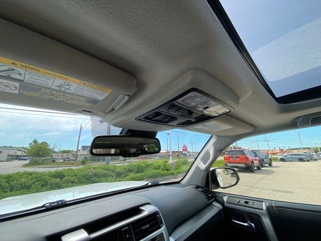 Used 2024 White Toyota SR5 Premium image 40