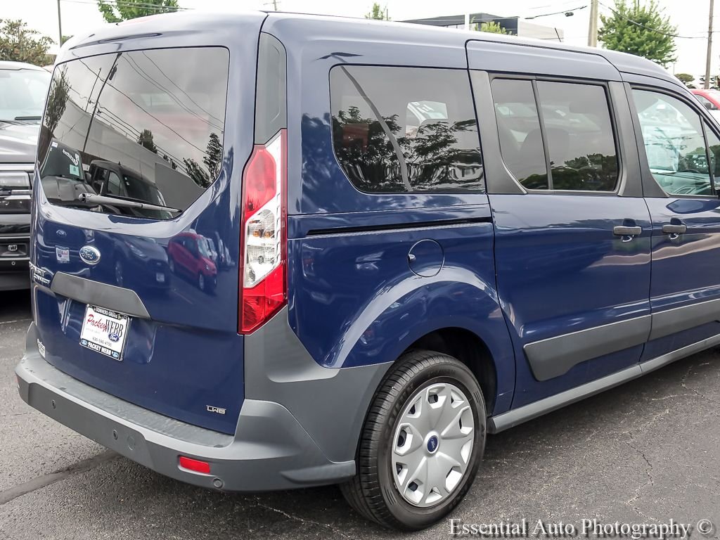 Used 2018 Dark Blue Ford XL image 7
