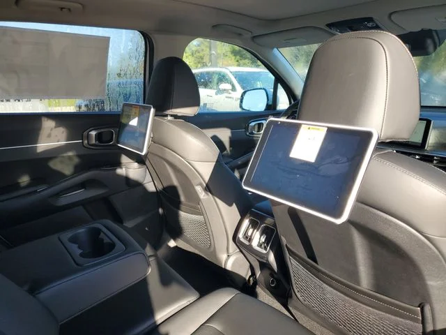 New 2025 Glacial White Pearl Kia S image 30
