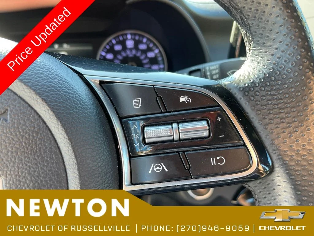 Used 2023 White Kia GT-Line image 15