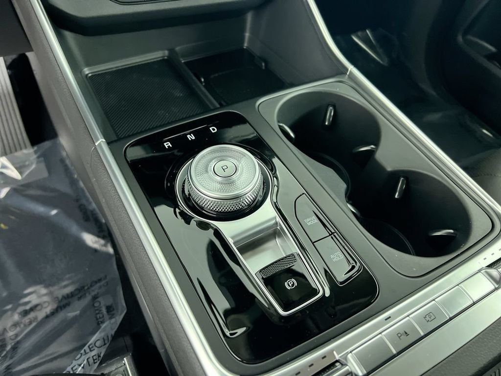 New 2027 Snow White Pearl Kia SX image 24