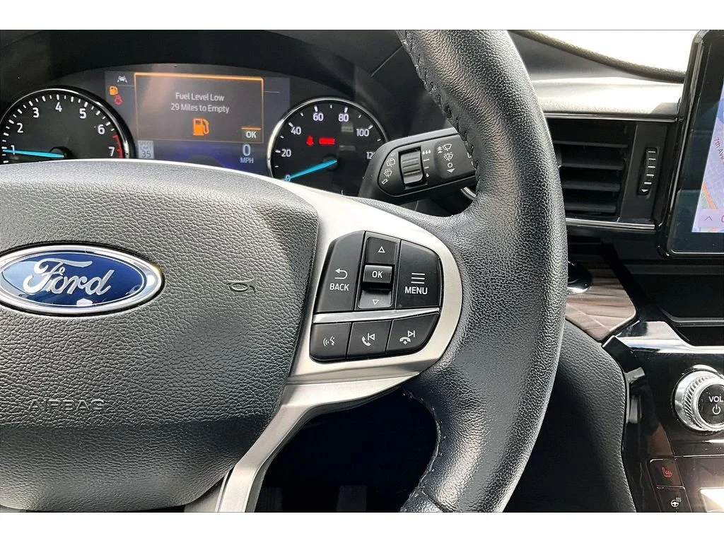 Used 2023 Iconic Silver Metallic Ford Limited image 19