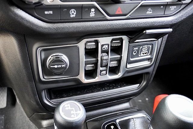 New 2026 Anvil Clear-Coat Exterior Paint Jeep Sport S image 33