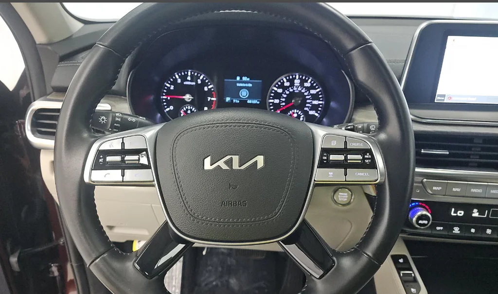Used 2022 Purple Kia EX image 11