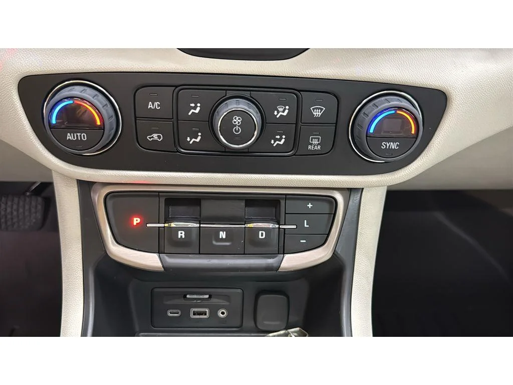 Certified Used 2023 White Frost Tricoat GMC Denali image 26
