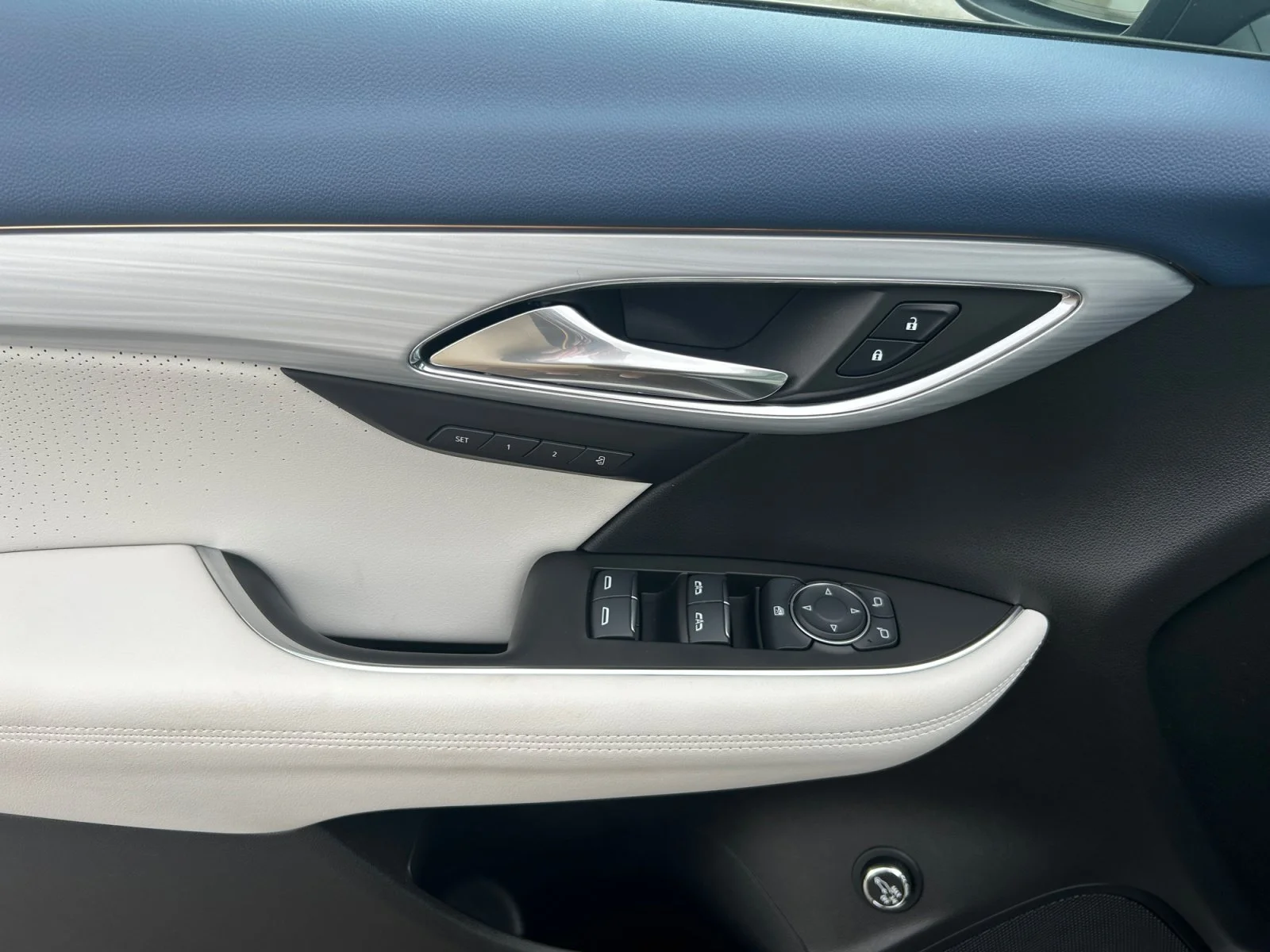 New 2026 Moonstone Grey Metallic Buick Avenir AWD image 17