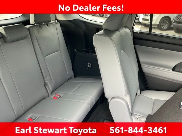 Certified Used 2025 Silver Toyota XLE image 39