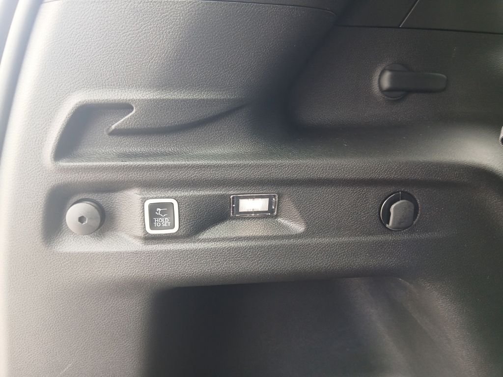 New 2026 Baltic Gray Metallic Clear-Coat Exterior Paint Jeep Laredo image 39