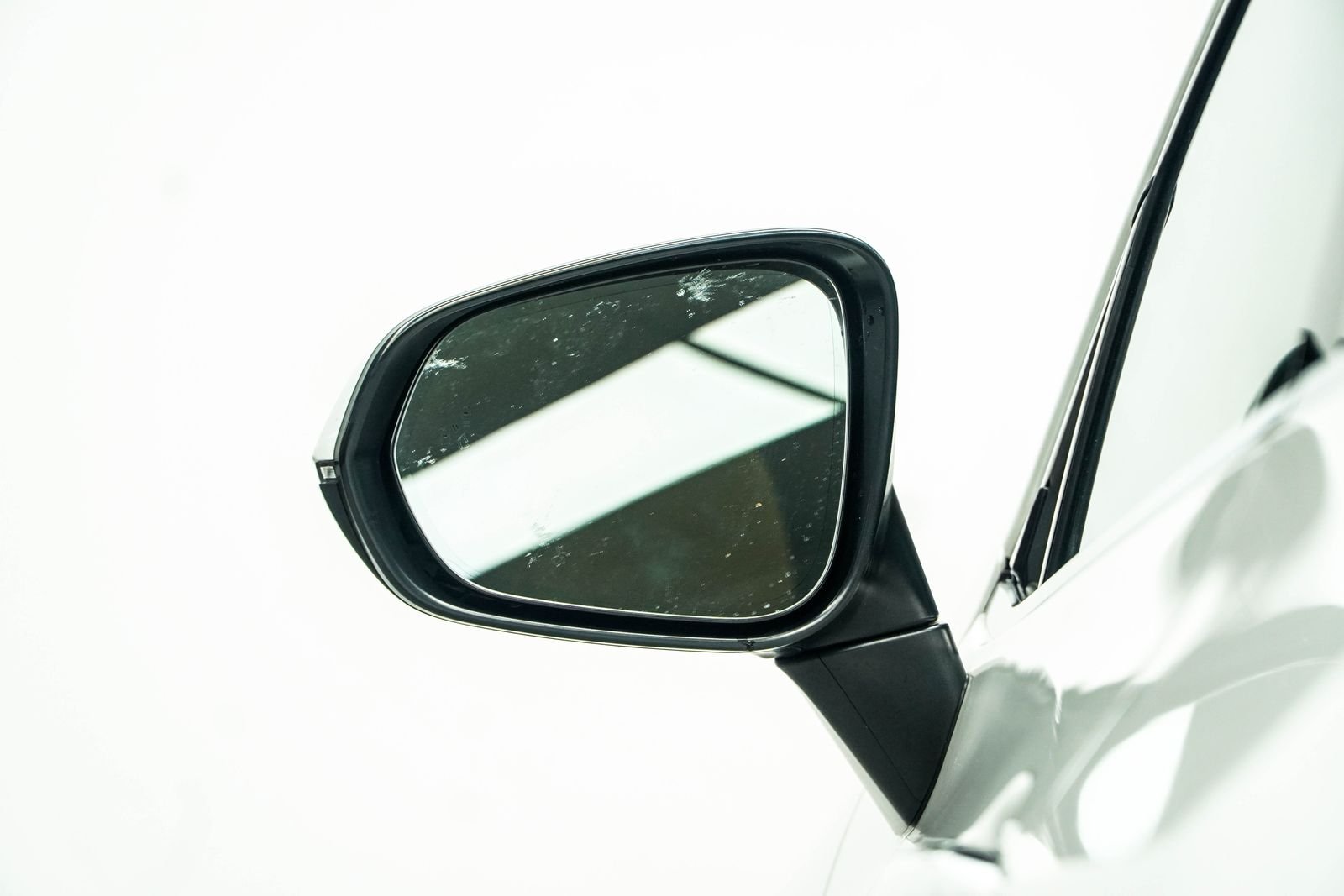 Used 2023 White Lexus 350 Premium image 15