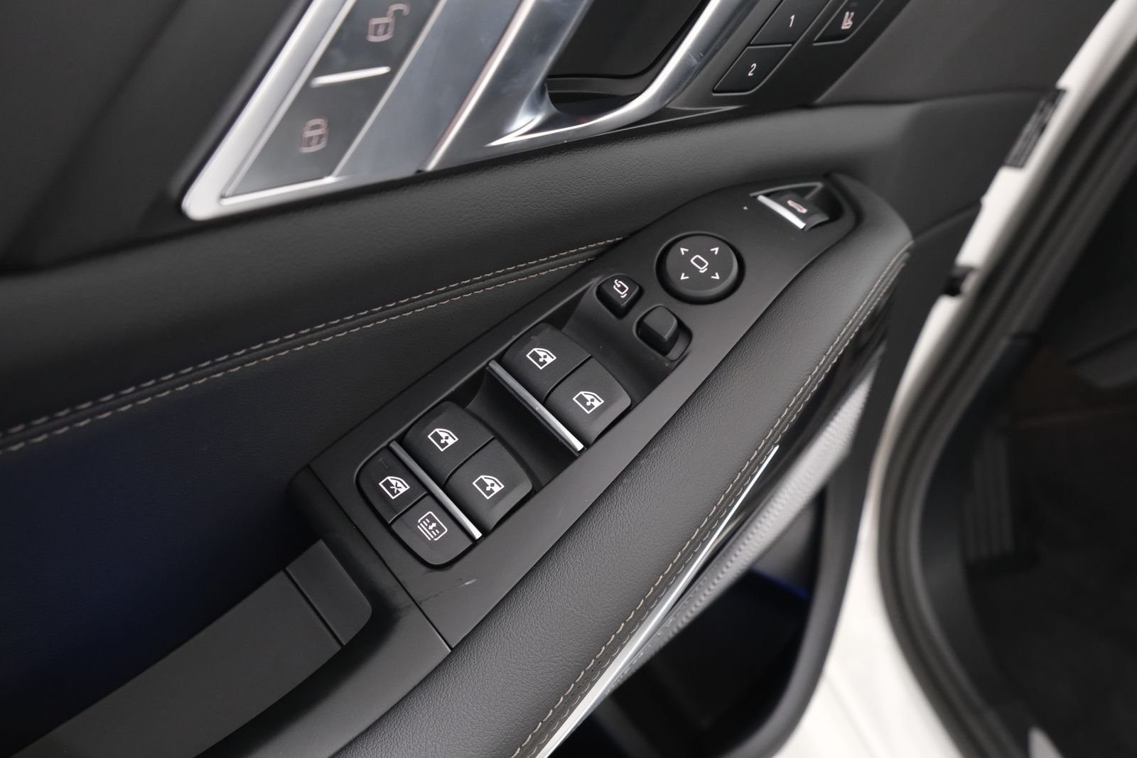 New 2027 Alpine White BMW xDrive40i image 26