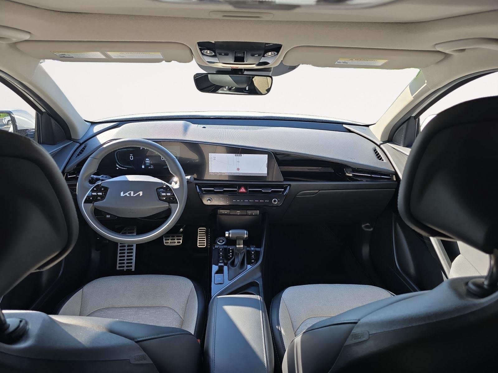 Used 2023 Snow White Pearl Kia SX Touring image 16