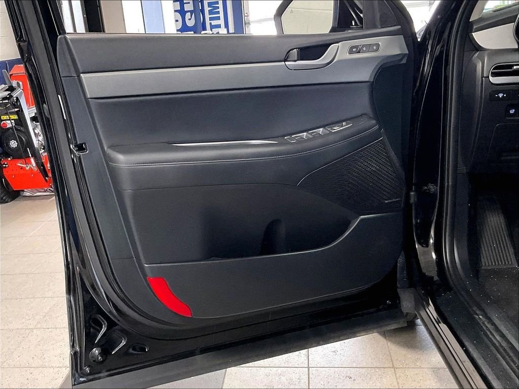 Used 2024 Black Hyundai SEL image 9