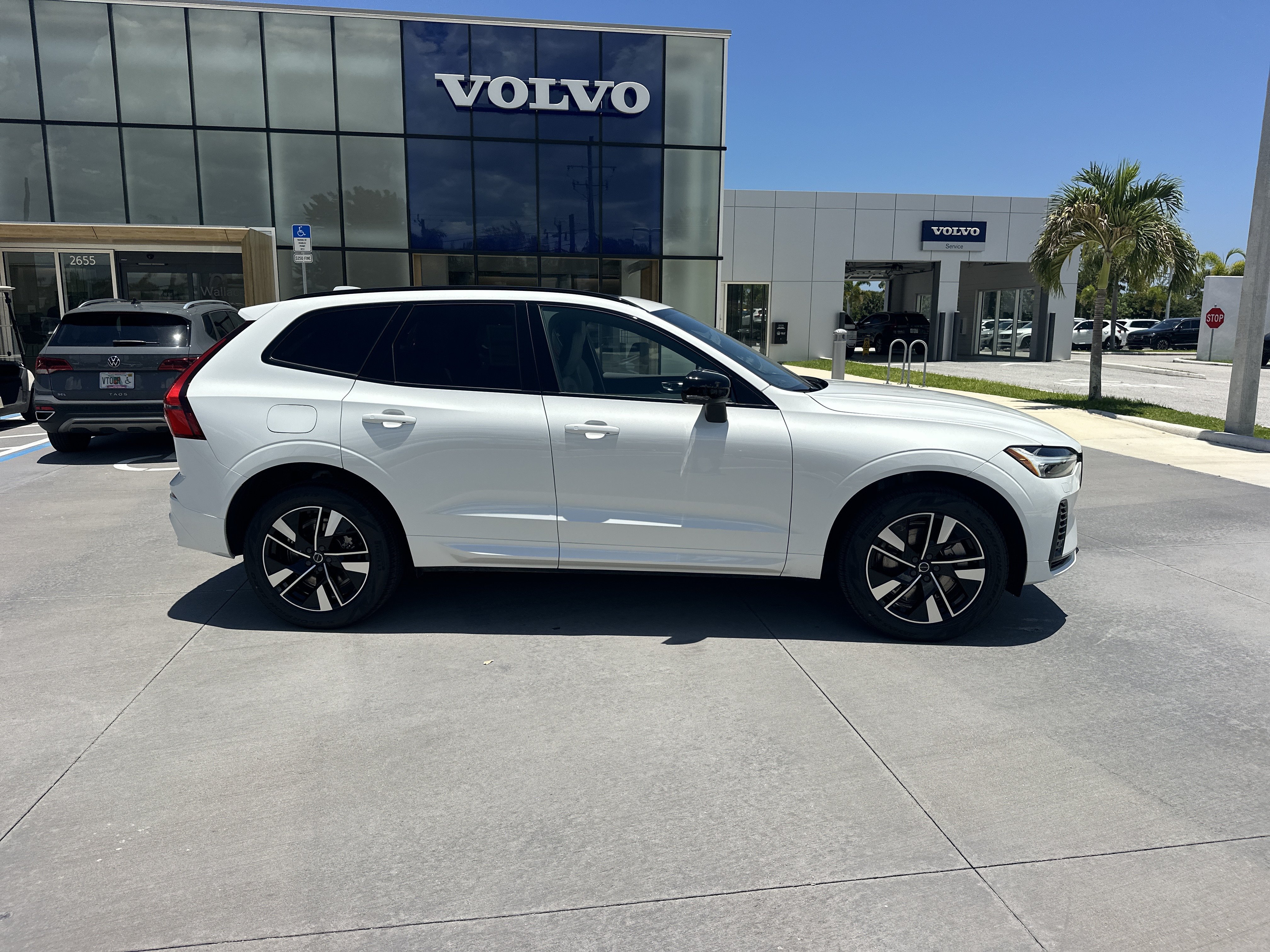 New 2026 Crystal White Volvo Core image 6