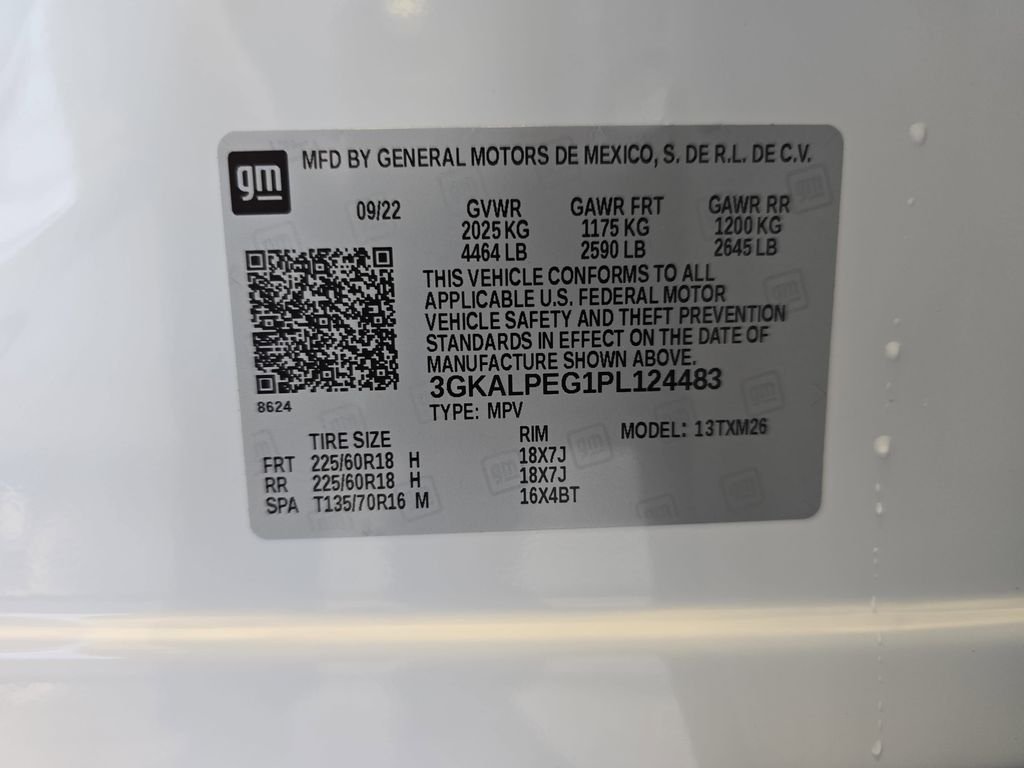 Used 2023 White GMC SLT image 38