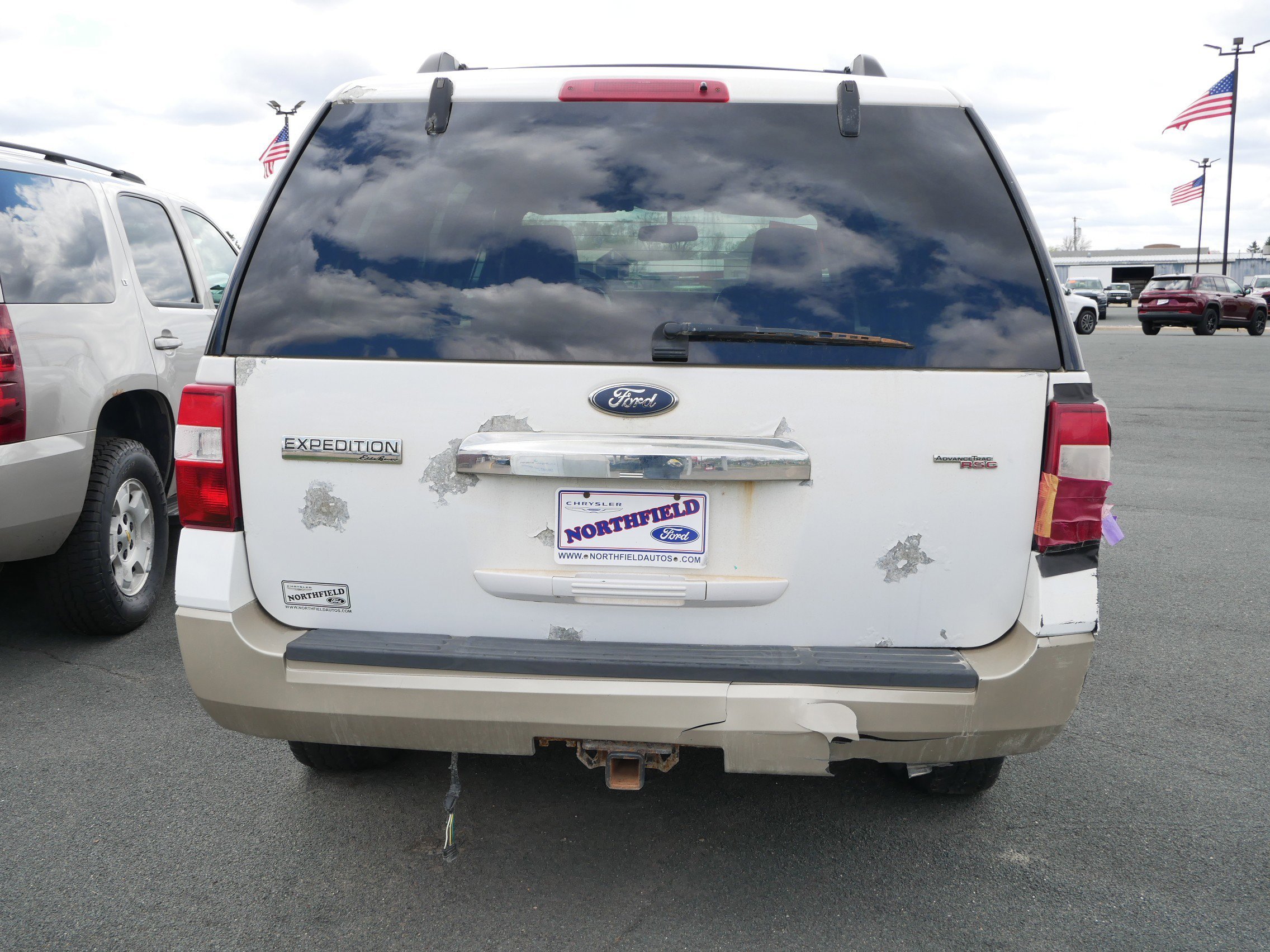 View vehicle photo 5
