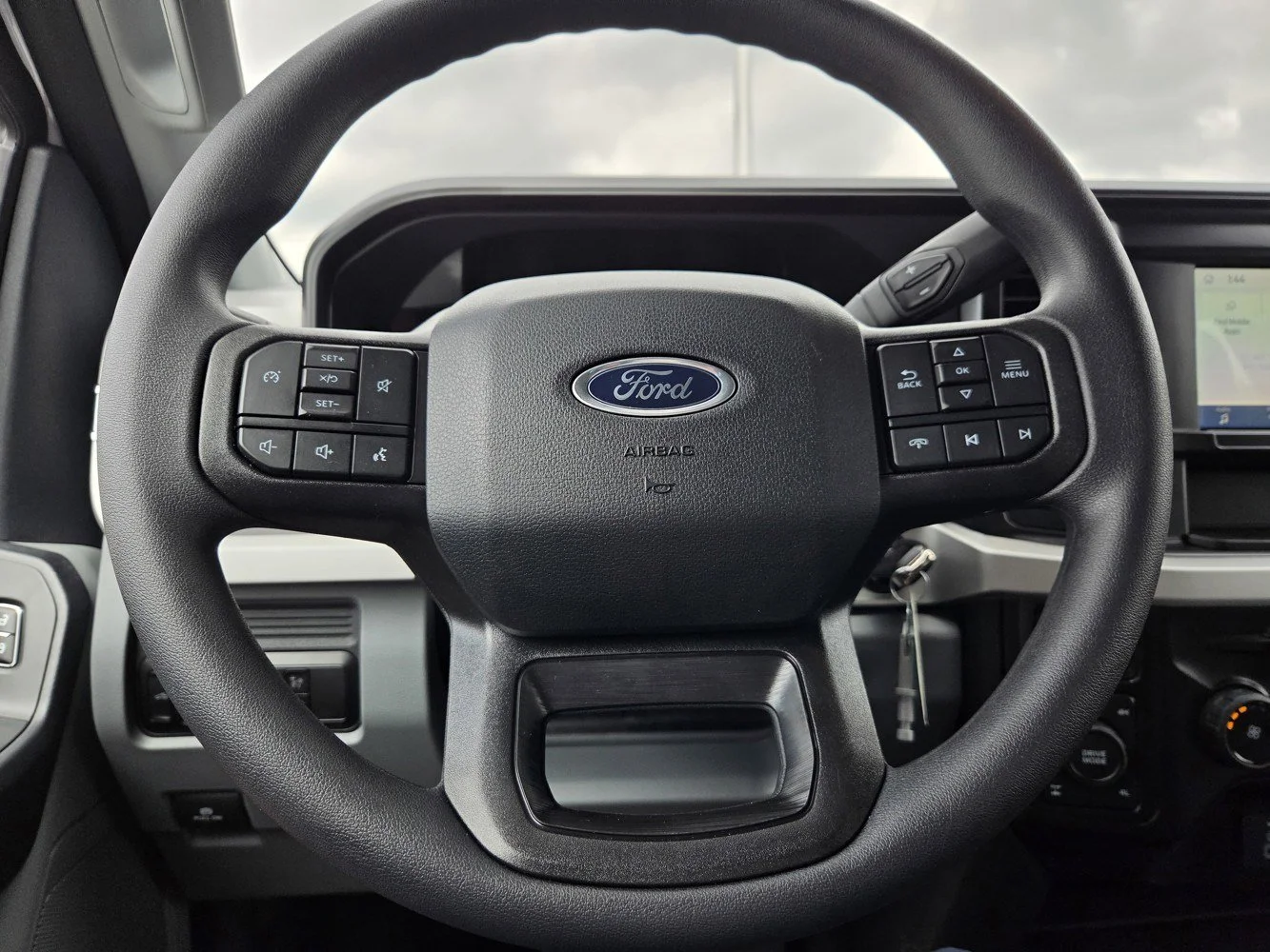 New 2026 Oxford White Ford XL image 13