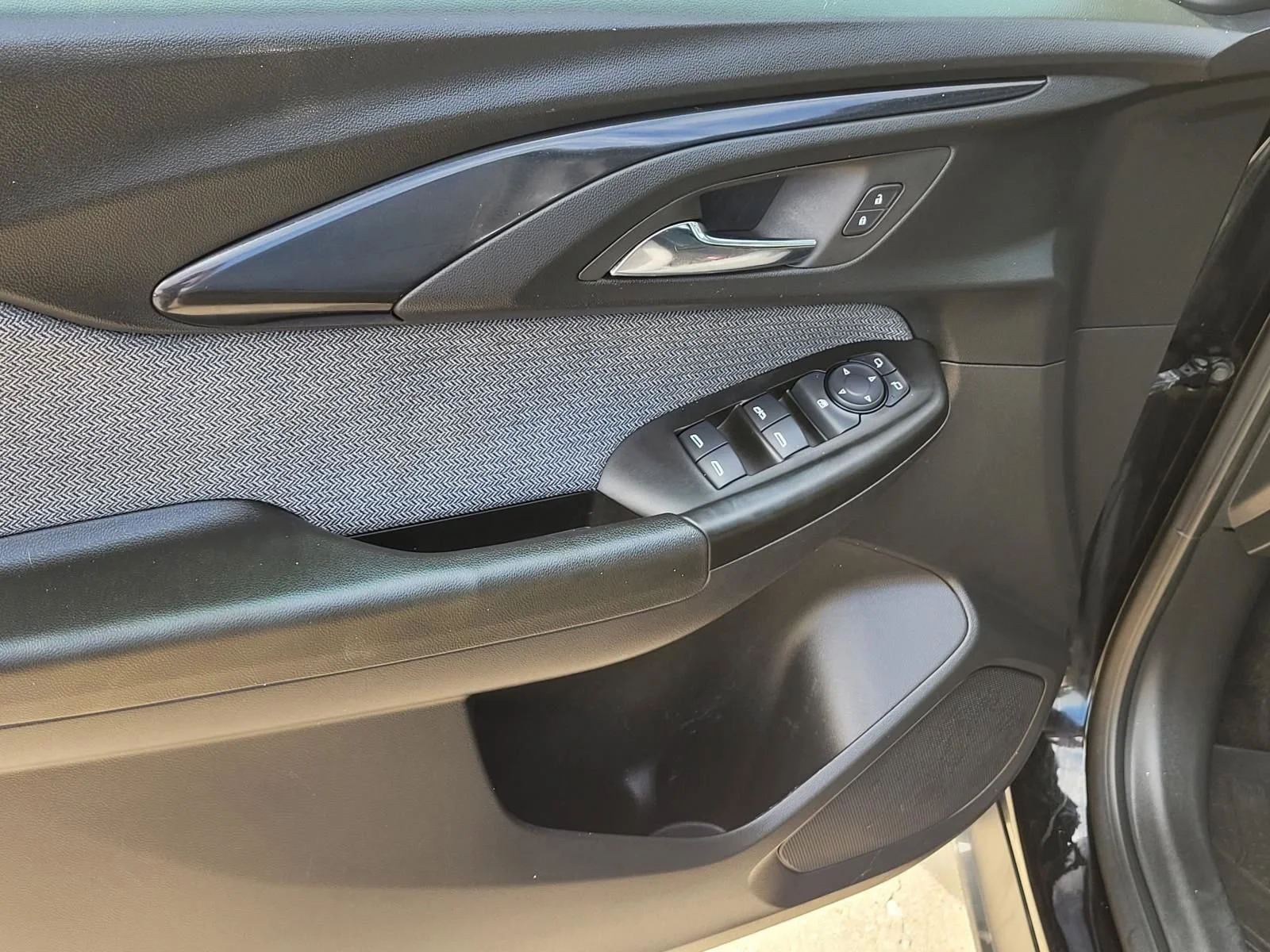 Used 2023 Mosaic Black Metallic Chevrolet LT image 20
