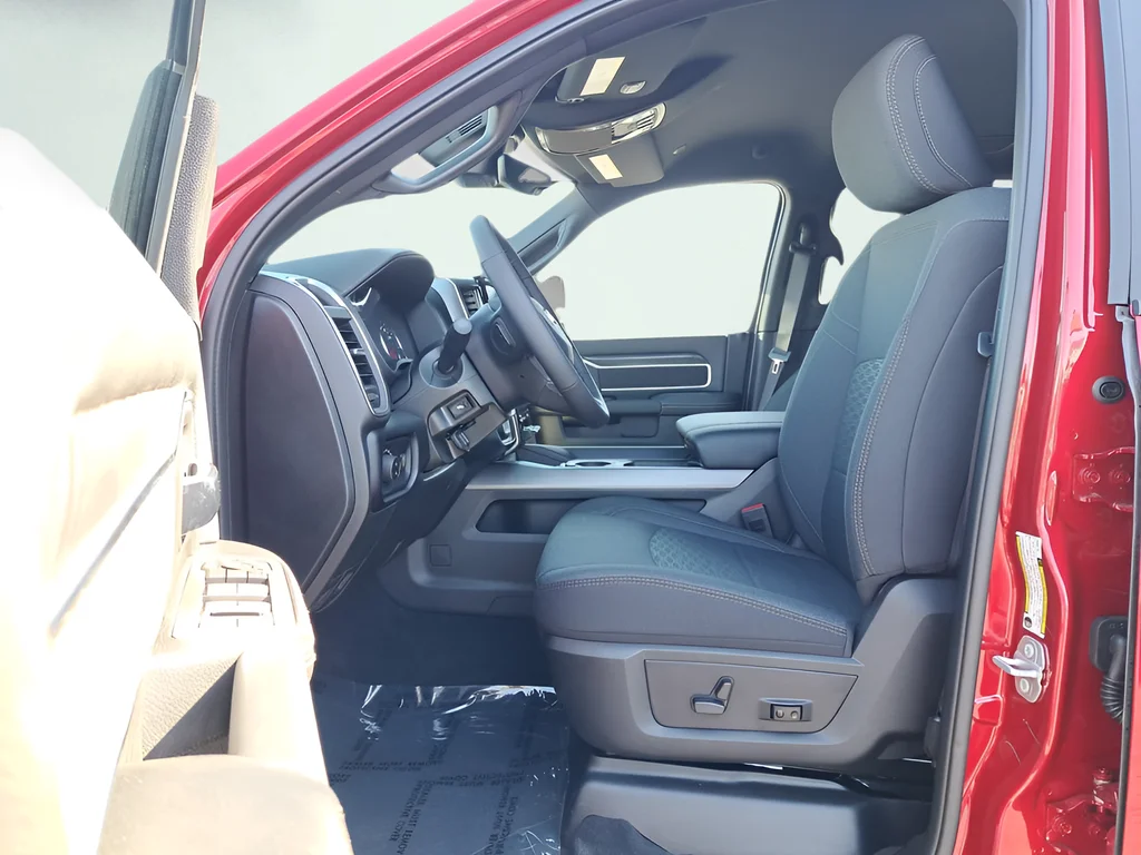 2026 RAM 2500 Big Horn - Photo 11