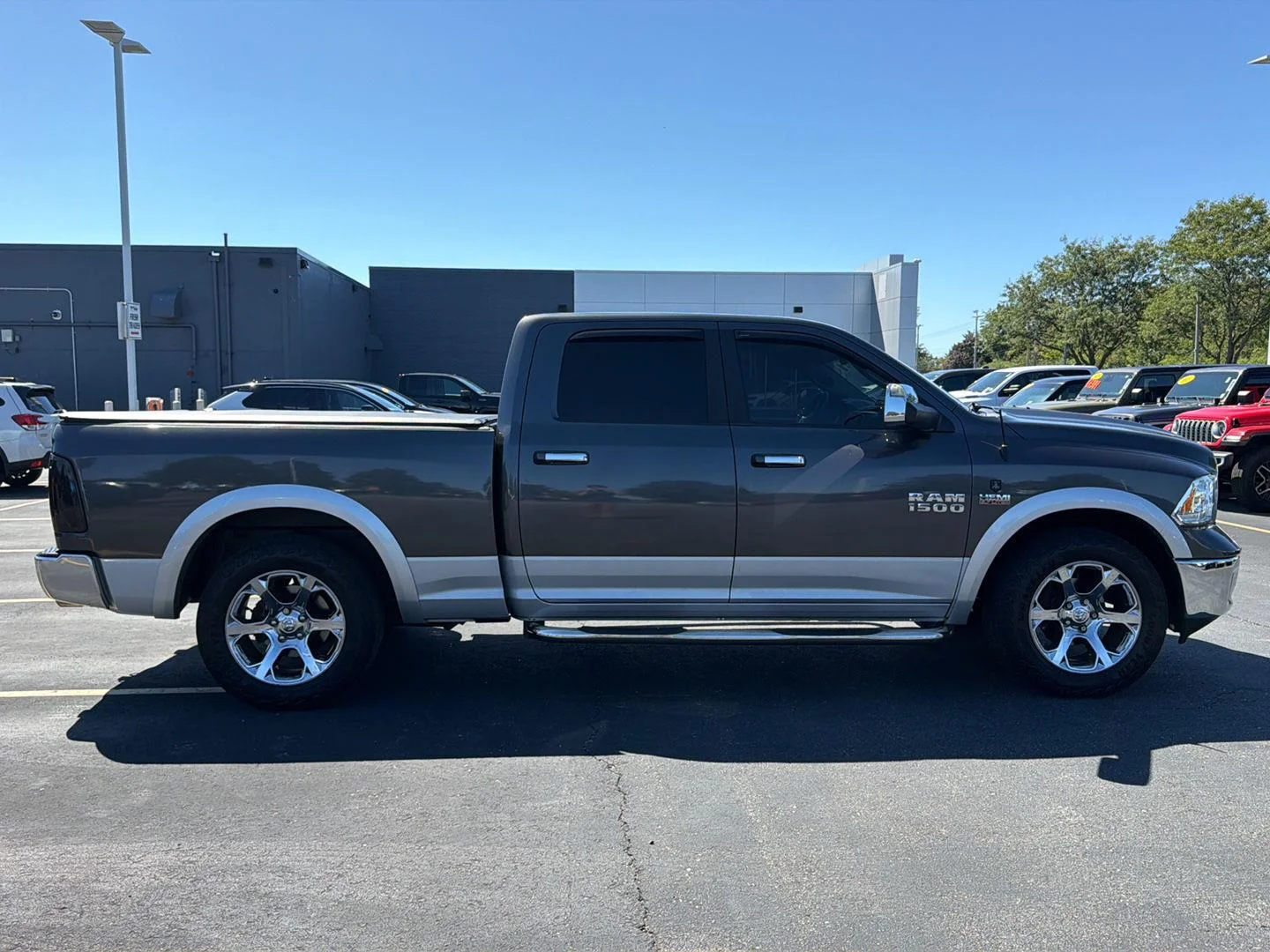 Used 2018  RAM Laramie image 6