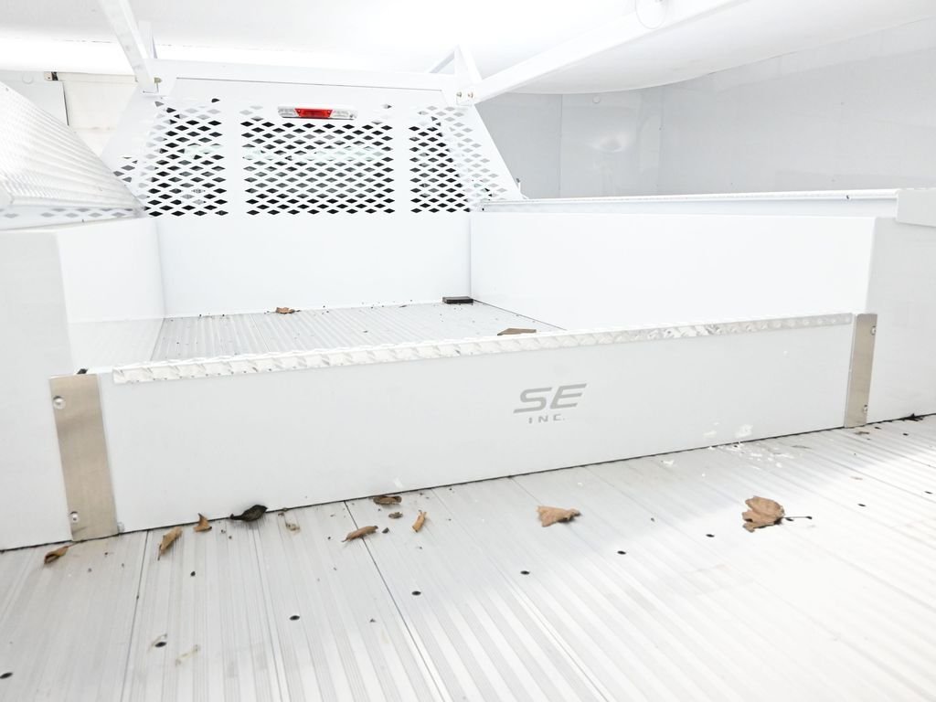 New 2025 Oxford White Ford XL image 21