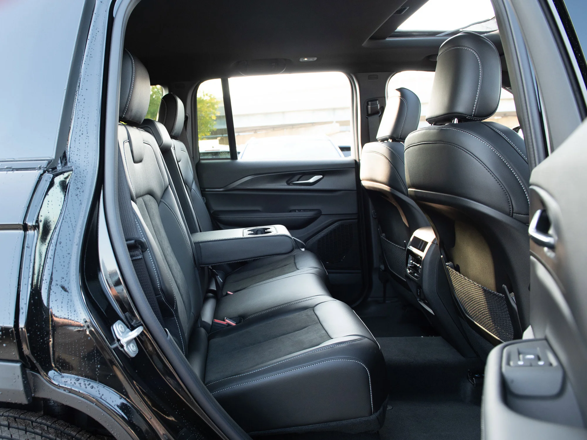New 2025 Black Jeep Altitude* Sunroof, Trailer Tow Pkg, Heated Leather image 24