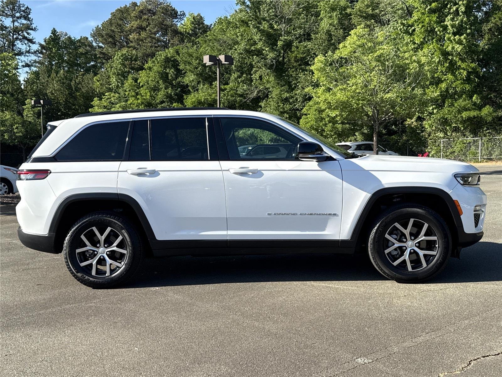 Used 2024 Bright White Clearcoat Jeep Limited image 26