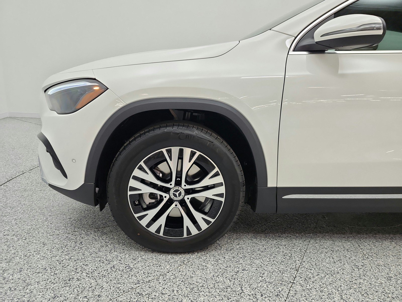 New 2026 Polar White Mercedes-Benz GLA 250 4MATIC® SUV image 15
