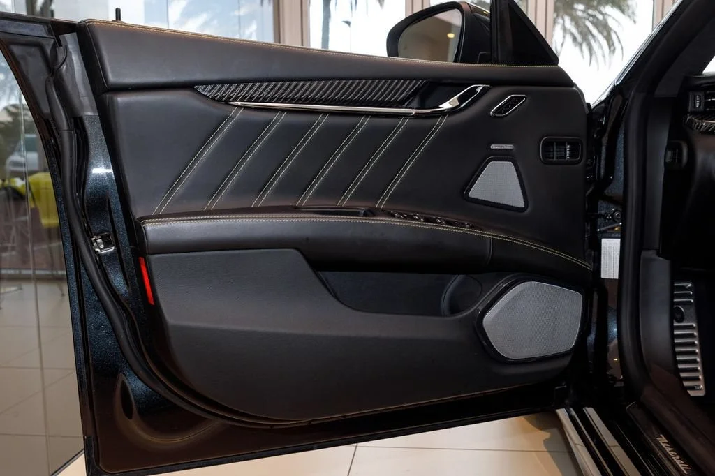Used 2022 Nero Tempesta Maserati Trofeo image 34