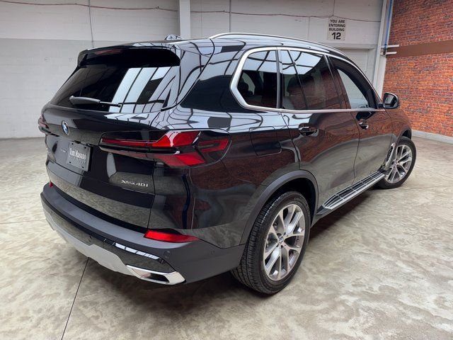 Used 2026 Black BMW xDrive40i image 5