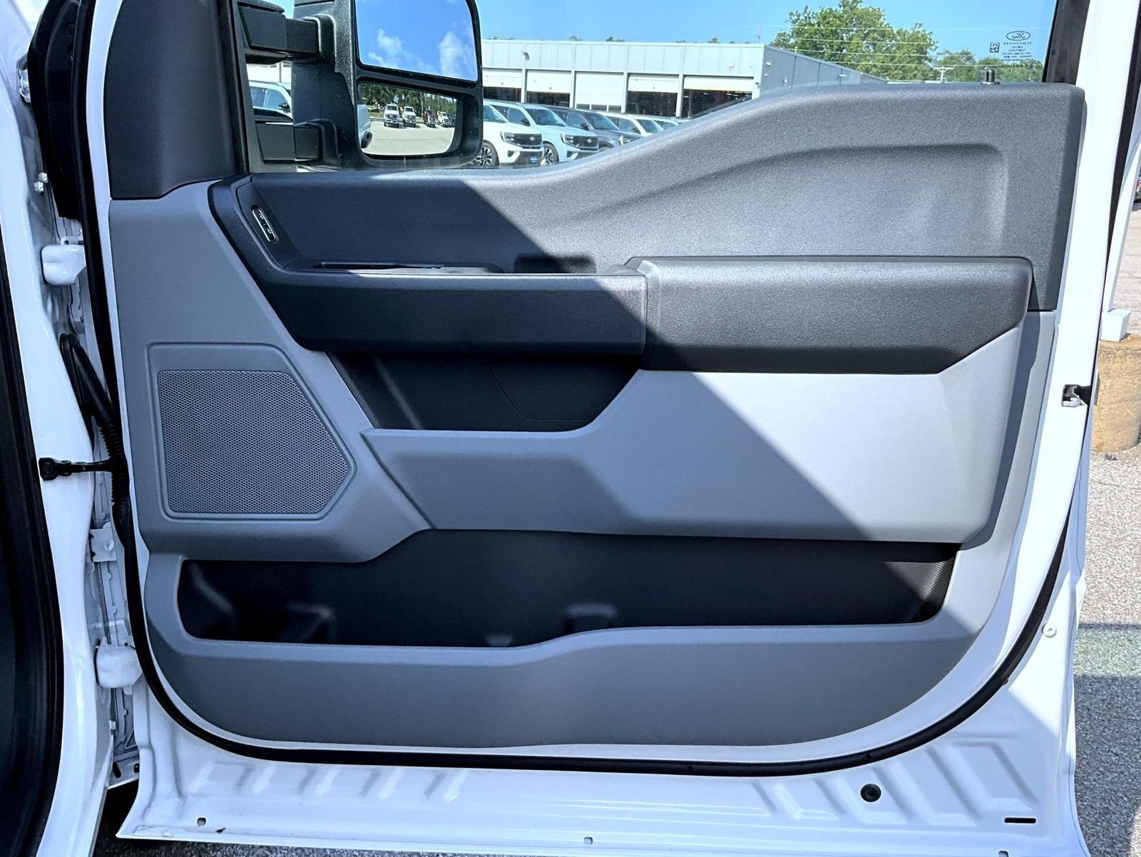 New 2026 Oxford White Ford XL image 18