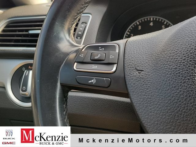 Used 2013 Silver Volkswagen SE image 12