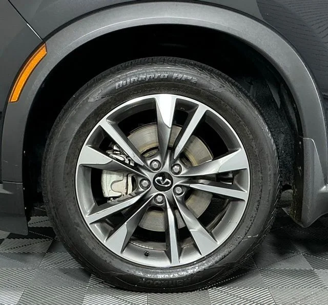 Certified Used 2025 Mineral INFINITI LUXE image 10
