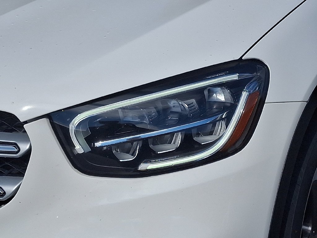 Certified Used 2022  Mercedes-Benz GLC 300 image 9