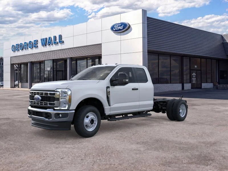 New 2026 Oxford White Ford F-350® XL image 23