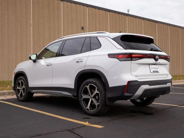 New 2026 White/off-white Volkswagen 2.0T SE image 4