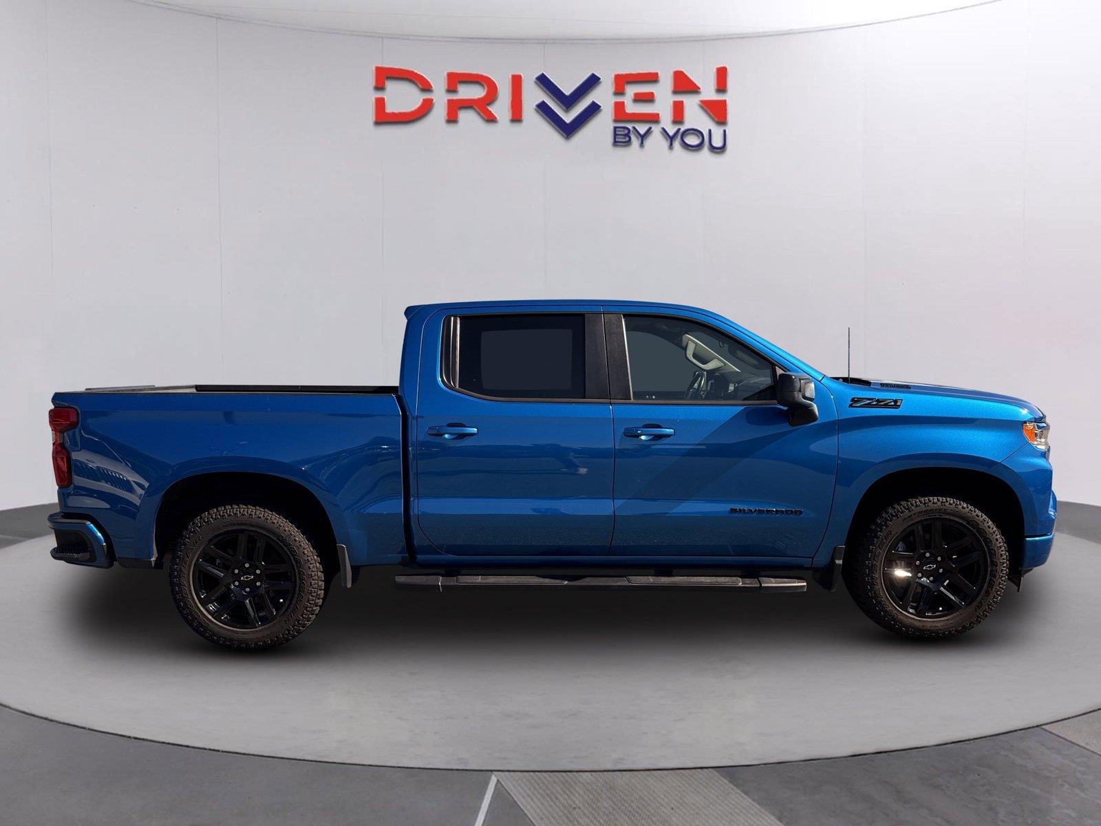 Used 2022 GLACIER BLUE METALLIC Chevrolet RST image 2