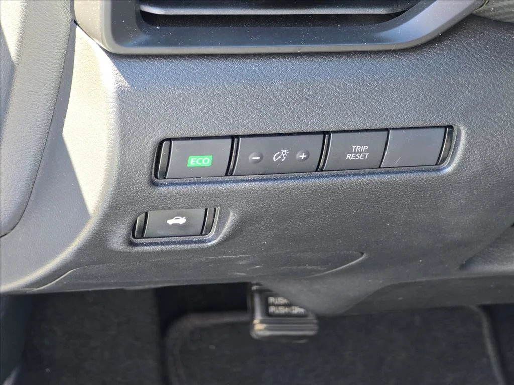 Used 2025 White Nissan S image 8
