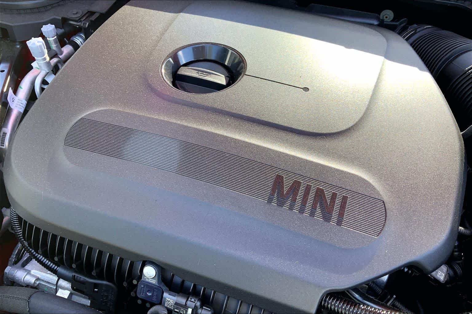 New 2026 Chili Red II MINI Iconic image 17
