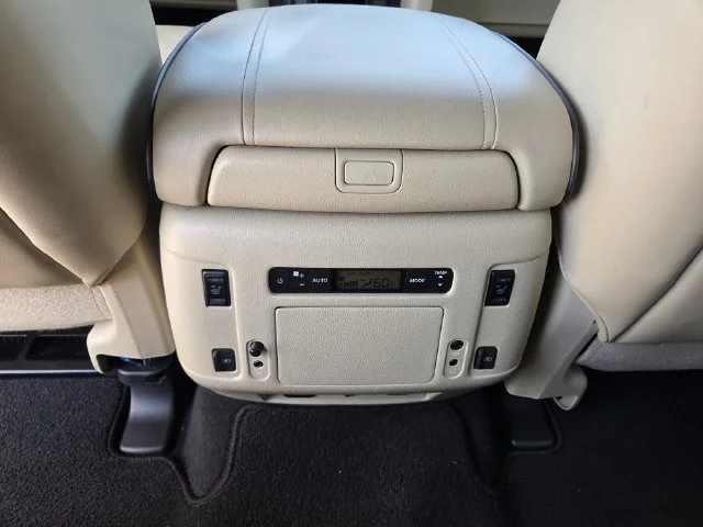 Used 2021 Moonstone White INFINITI Sensory image 21