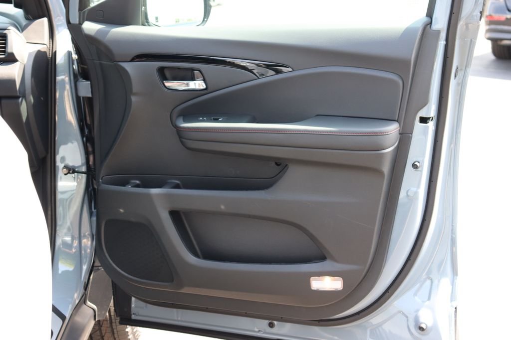 New 2026 Sonic Gray Pearl Honda Black Edition image 19