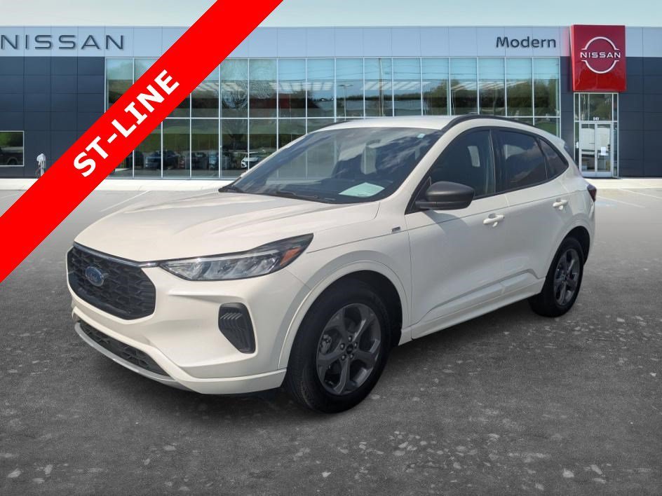 Used 2024 White Metallic Ford ST-Line image 1