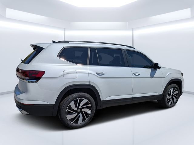 New 2026 White Volkswagen 2.0T SE w/Technology image 3