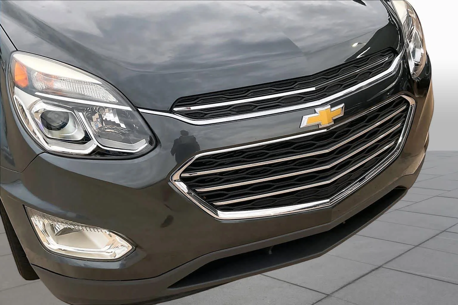 Used 2017 Nightfall Gray Metallic Chevrolet Premier image 28