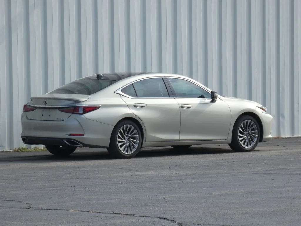Used 2025 Beige Lexus 350 Luxury image 3